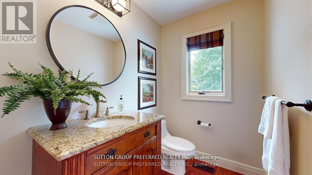 2909 Brigham Road, Middlesex Centre, ON - Indoor Photo Showing Bathroom