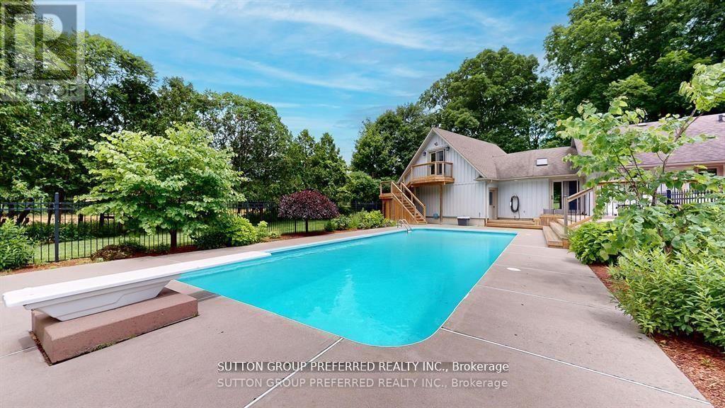 2909 Brigham Road, Middlesex Centre, ON - Outdoor With In Ground Pool