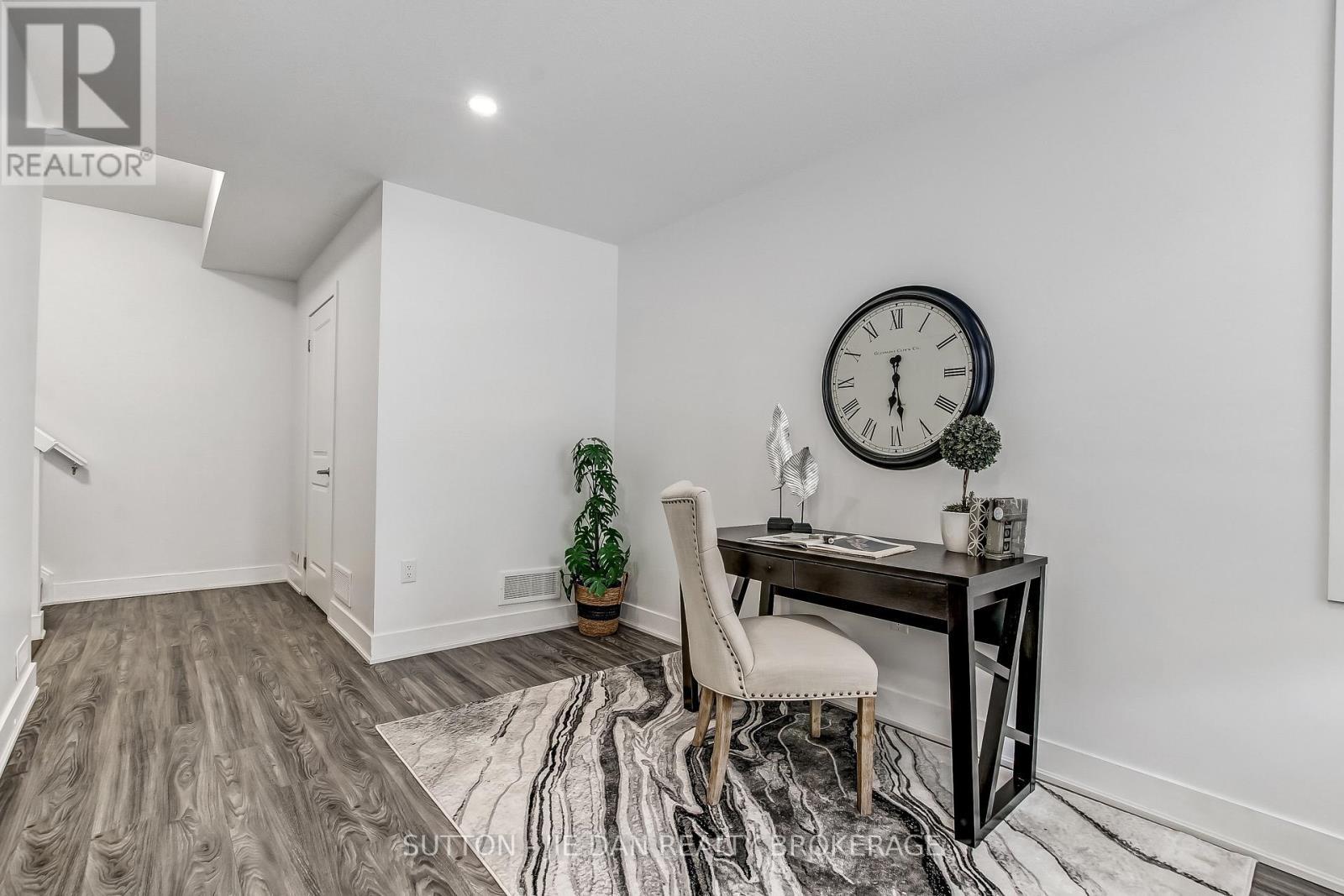 78 - 1960 Dalmagarry Road, London North (North E), ON - Indoor