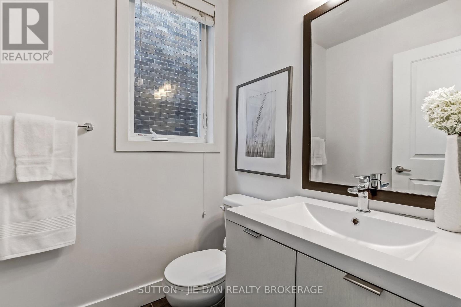 78 - 1960 Dalmagarry Road, London North (North E), ON - Indoor Photo Showing Bathroom