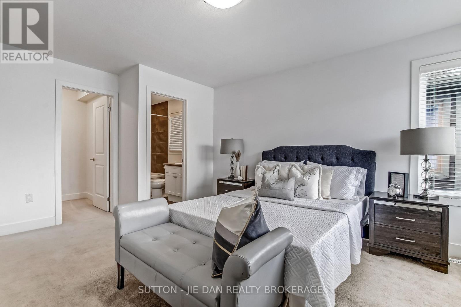 78 - 1960 Dalmagarry Road, London North (North E), ON - Indoor Photo Showing Bedroom