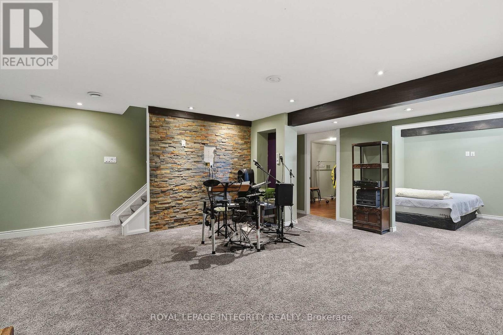 Spacious basement w/ a bedroom and a den. - 53 Beaver Lane, The Nation, ON - Indoor