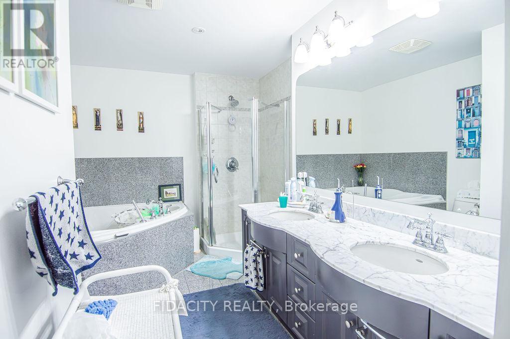 503 - 320 Mcleod Street, Ottawa, ON - Indoor Photo Showing Bathroom