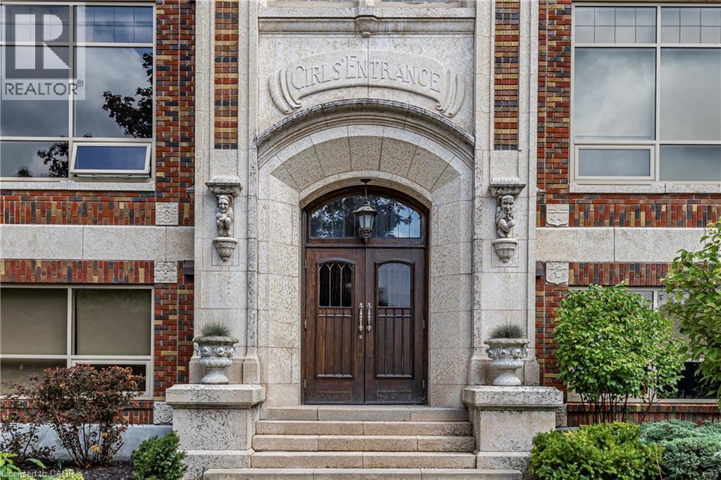 397 King Street W Unit# 207, Dundas, ON - Outdoor