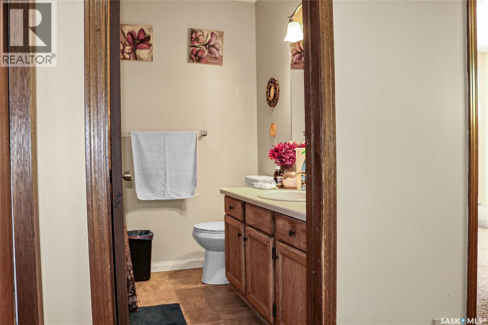 223-225 Wakabayashi Way, Saskatoon, SK - Indoor Photo Showing Bathroom