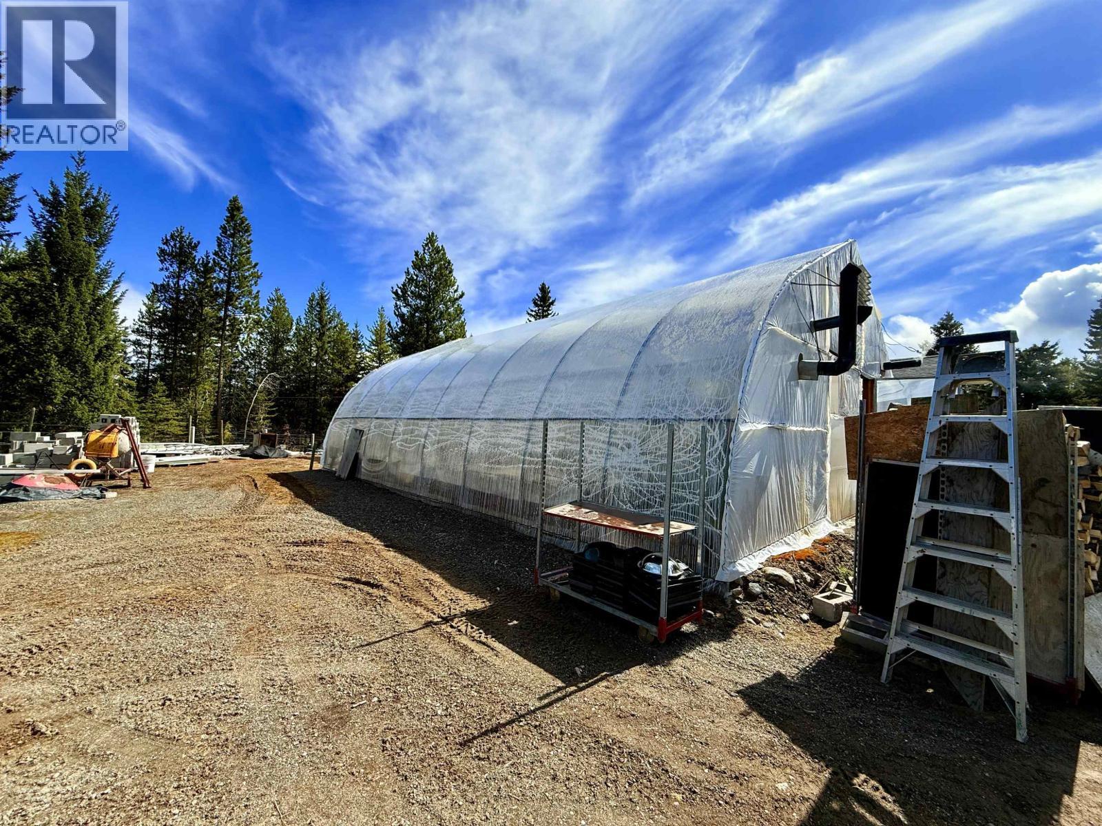 2875 Spout Lake Road, Lac La Hache, BC - Outdoor