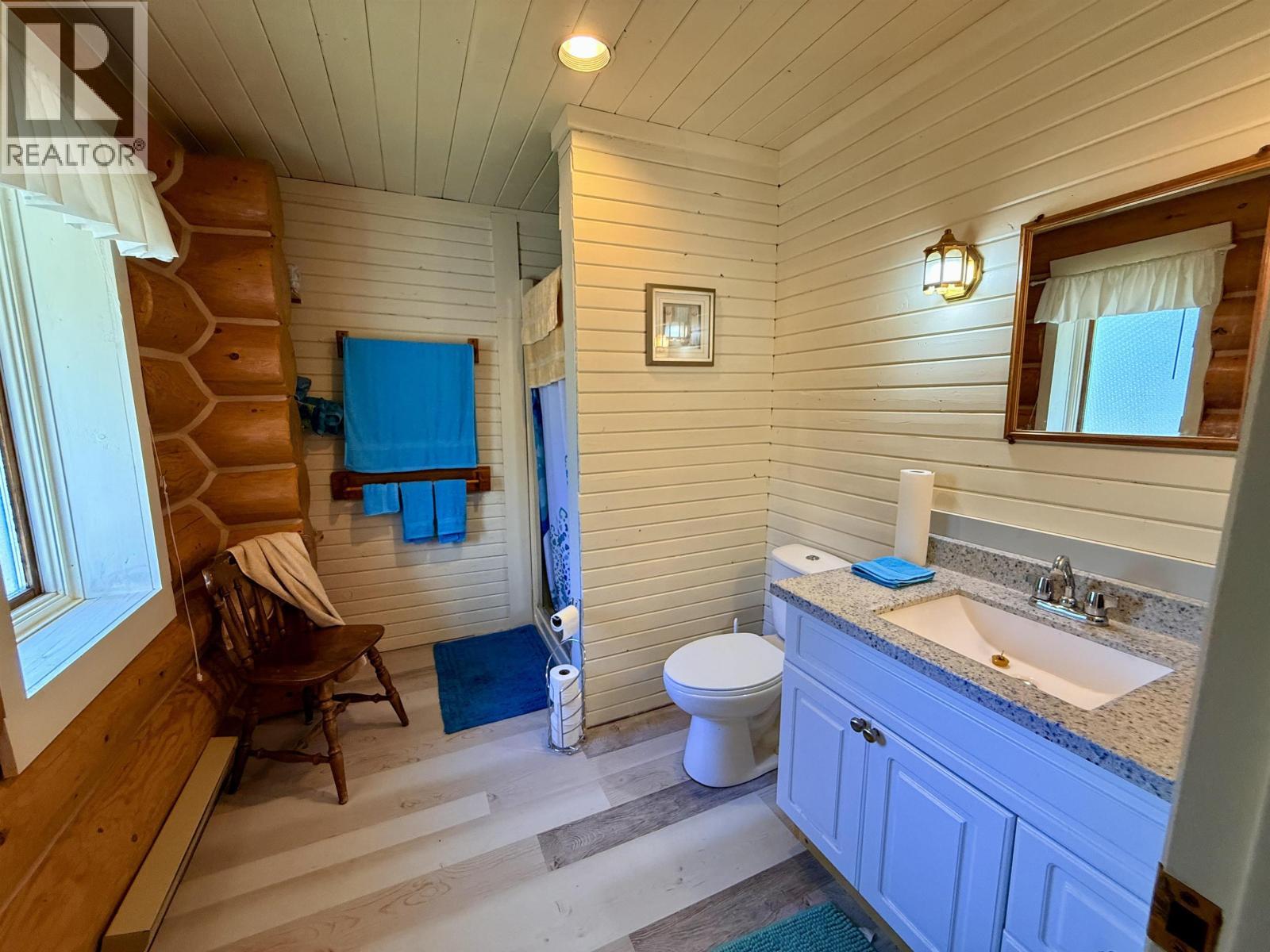 2875 Spout Lake Road, Lac La Hache, BC - Indoor Photo Showing Bathroom