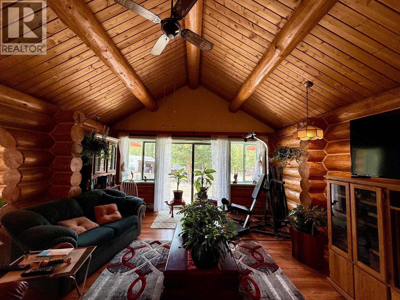 2875 Spout Lake Road, Lac La Hache, BC - Indoor Photo Showing Other Room