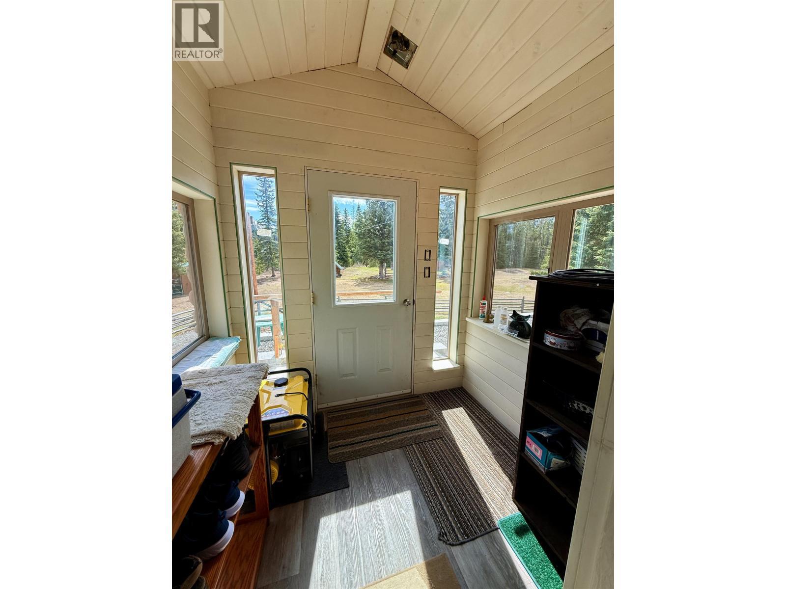 2875 Spout Lake Road, Lac La Hache, BC - Outdoor With Exterior