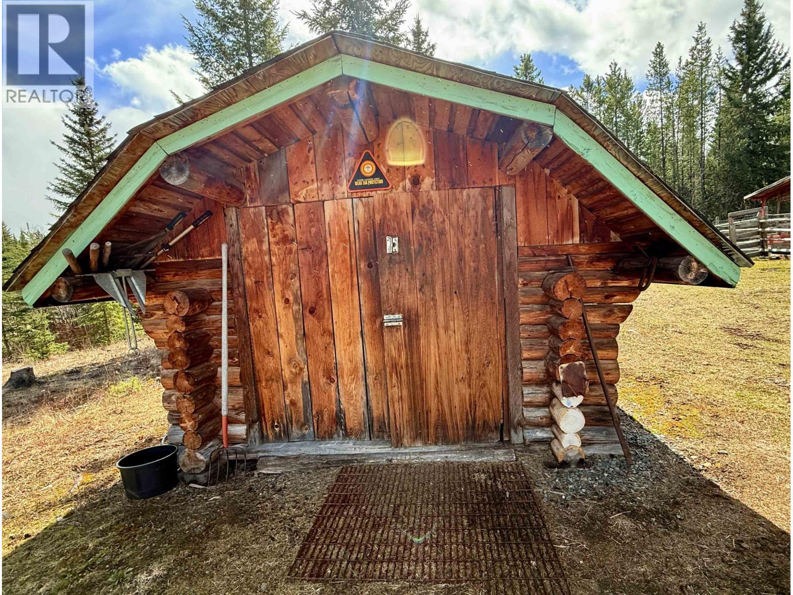 2875 Spout Lake Road, Lac La Hache, BC - Outdoor