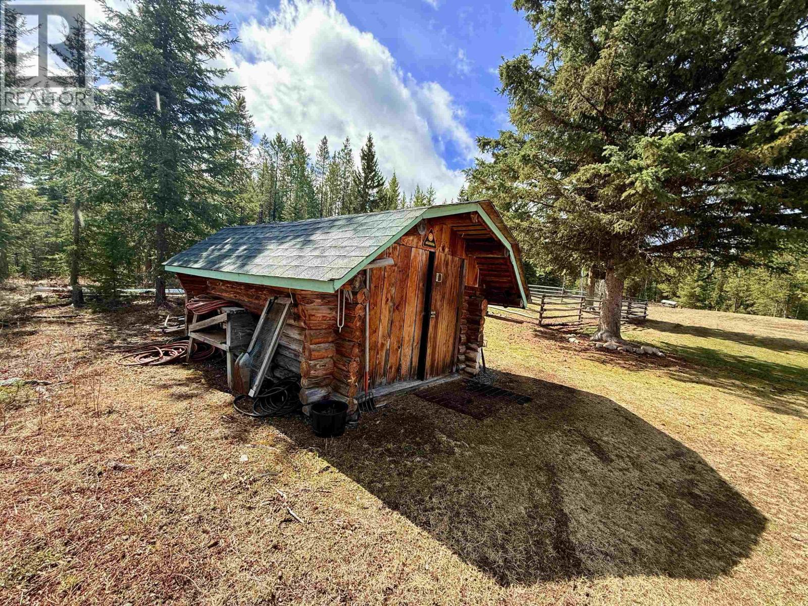 2875 Spout Lake Road, Lac La Hache, BC - Outdoor