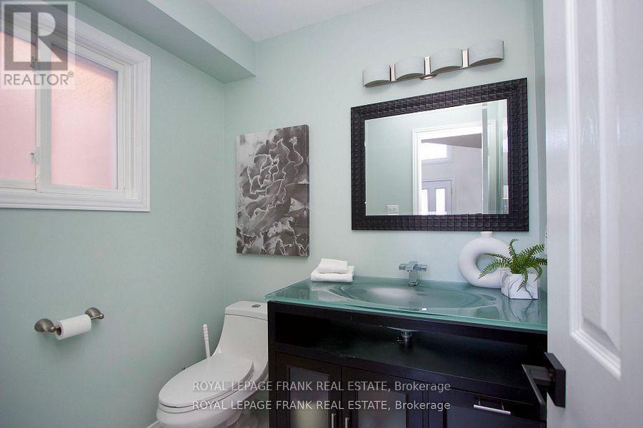 7 Winterberry Drive, Whitby (Rolling Acres), ON - Indoor Photo Showing Bathroom