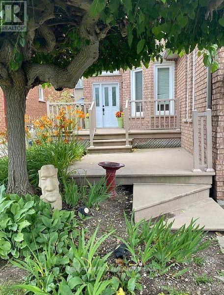 7 Winterberry Drive, Whitby (Rolling Acres), ON - Outdoor