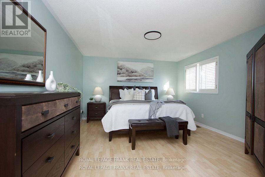 7 Winterberry Drive, Whitby (Rolling Acres), ON - Indoor Photo Showing Bedroom