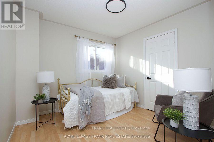 7 Winterberry Drive, Whitby (Rolling Acres), ON - Indoor Photo Showing Bedroom