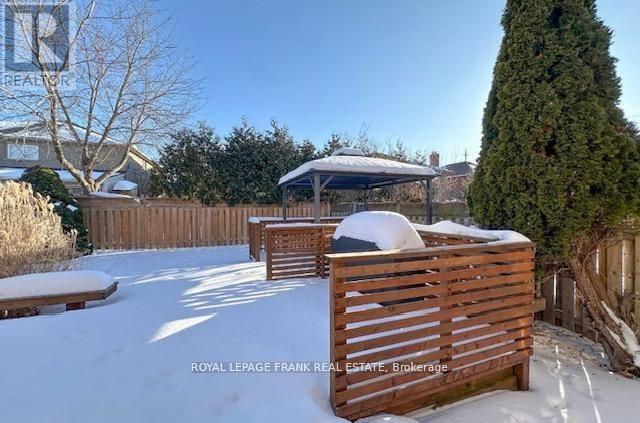 7 Winterberry Drive, Whitby (Rolling Acres), ON - Outdoor