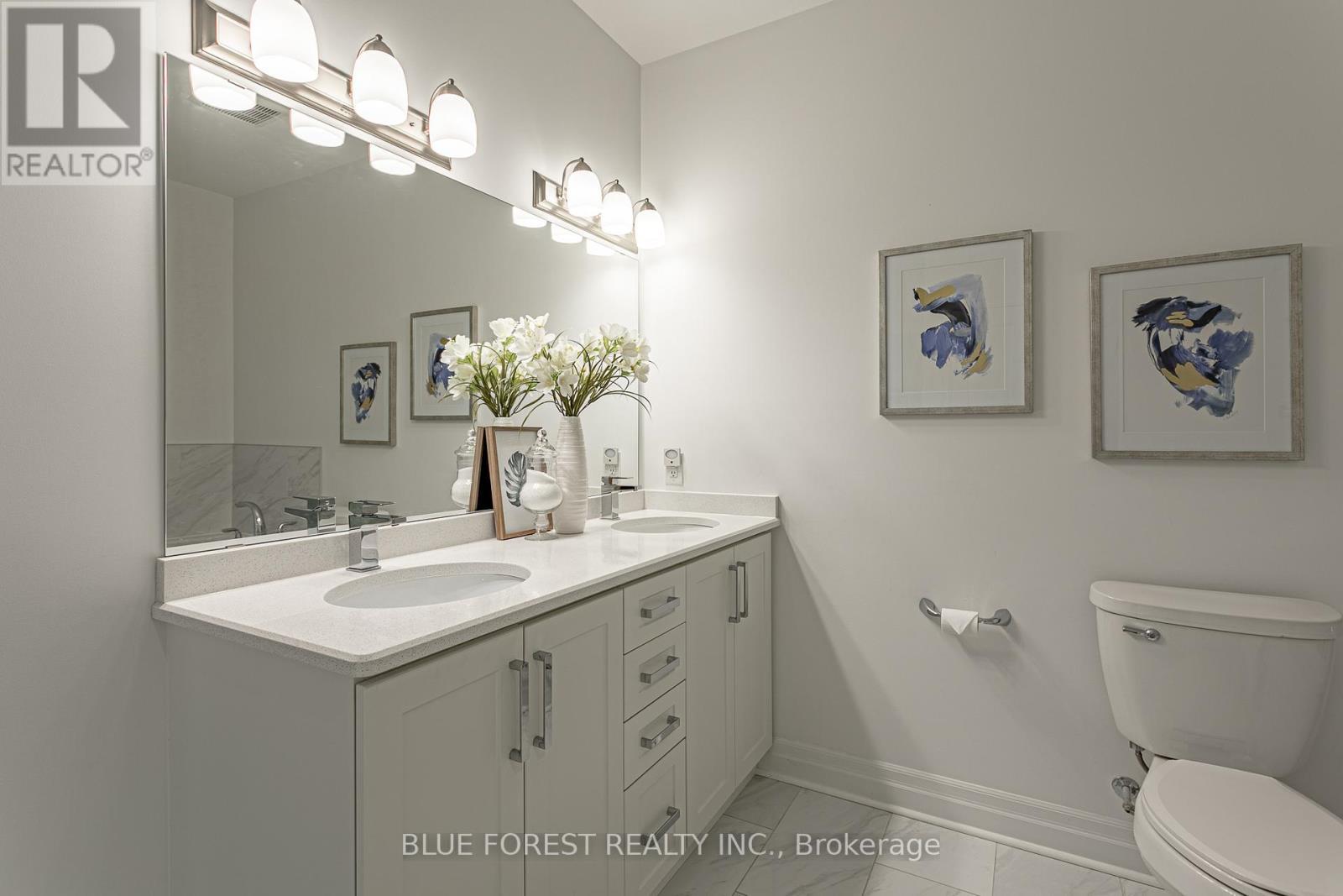 406 - 1200 Commissioners Road W, London South (South B), ON - Indoor Photo Showing Bathroom