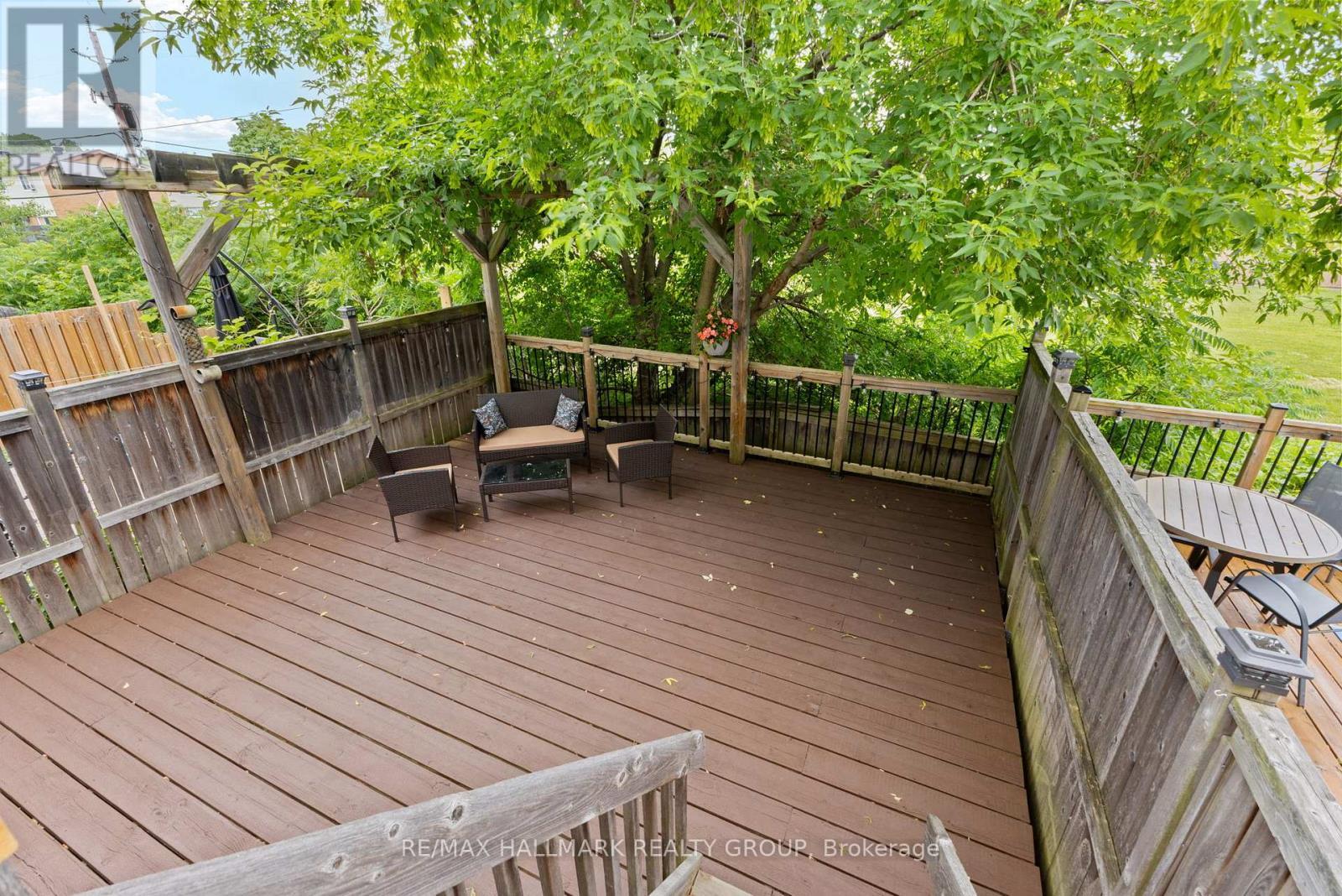 404 Wisteria Crescent, Ottawa, ON - Outdoor With Deck Patio Veranda With Exterior