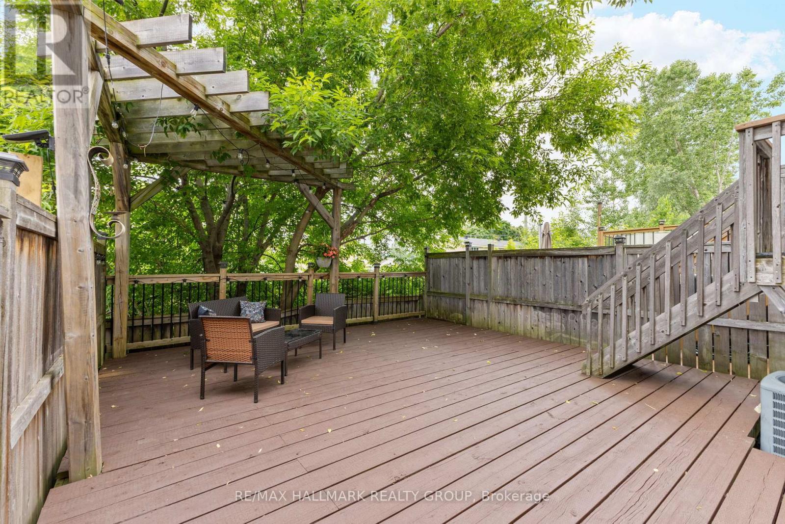 404 Wisteria Crescent, Ottawa, ON - Outdoor With Deck Patio Veranda With Exterior
