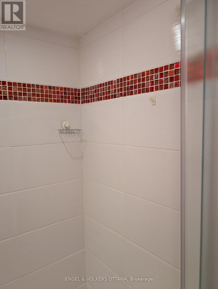 702 Dovercourt Avenue, Ottawa, ON - Indoor