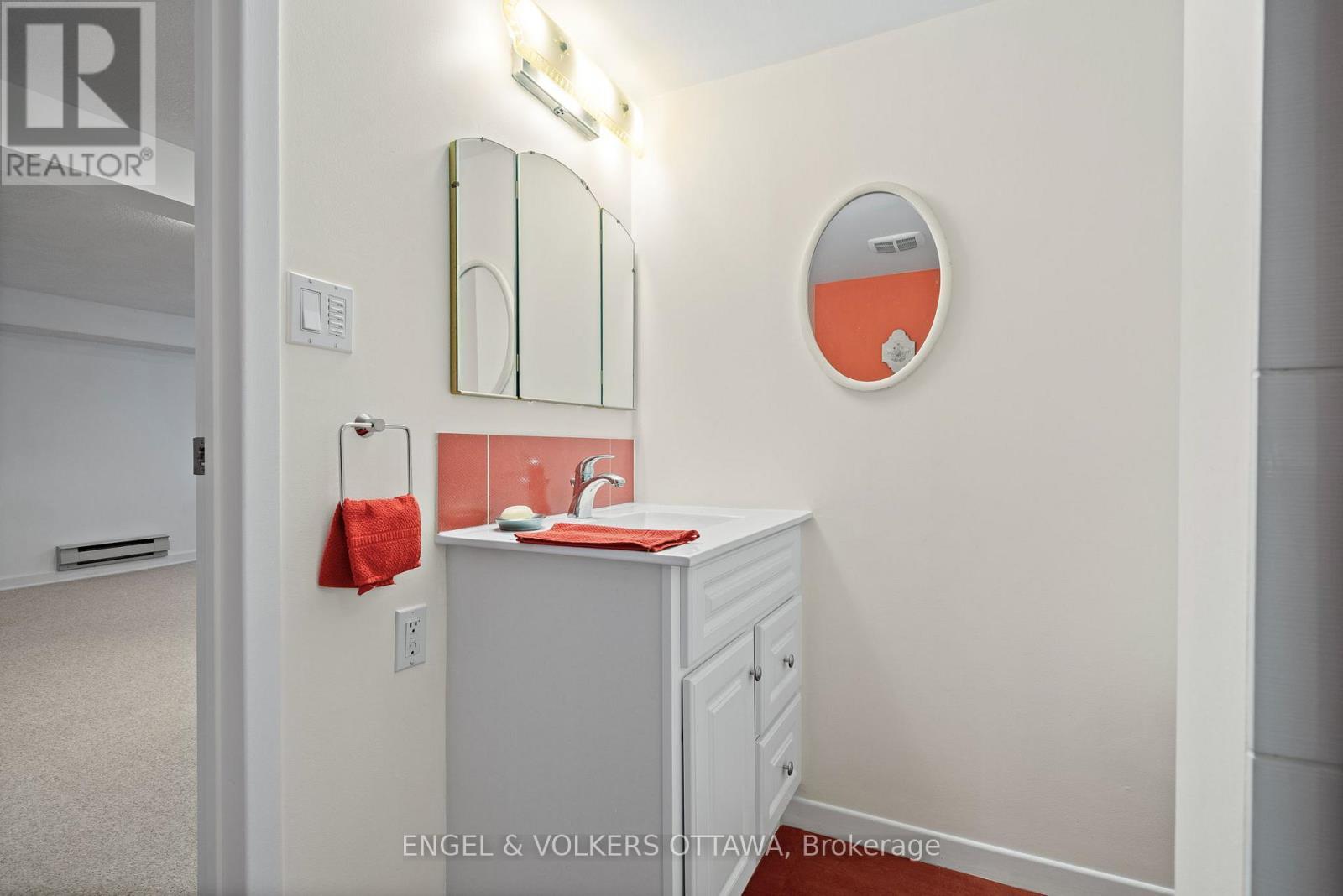 702 Dovercourt Avenue, Ottawa, ON -