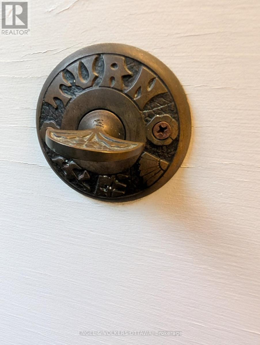 702 Dovercourt Avenue, Ottawa, ON -