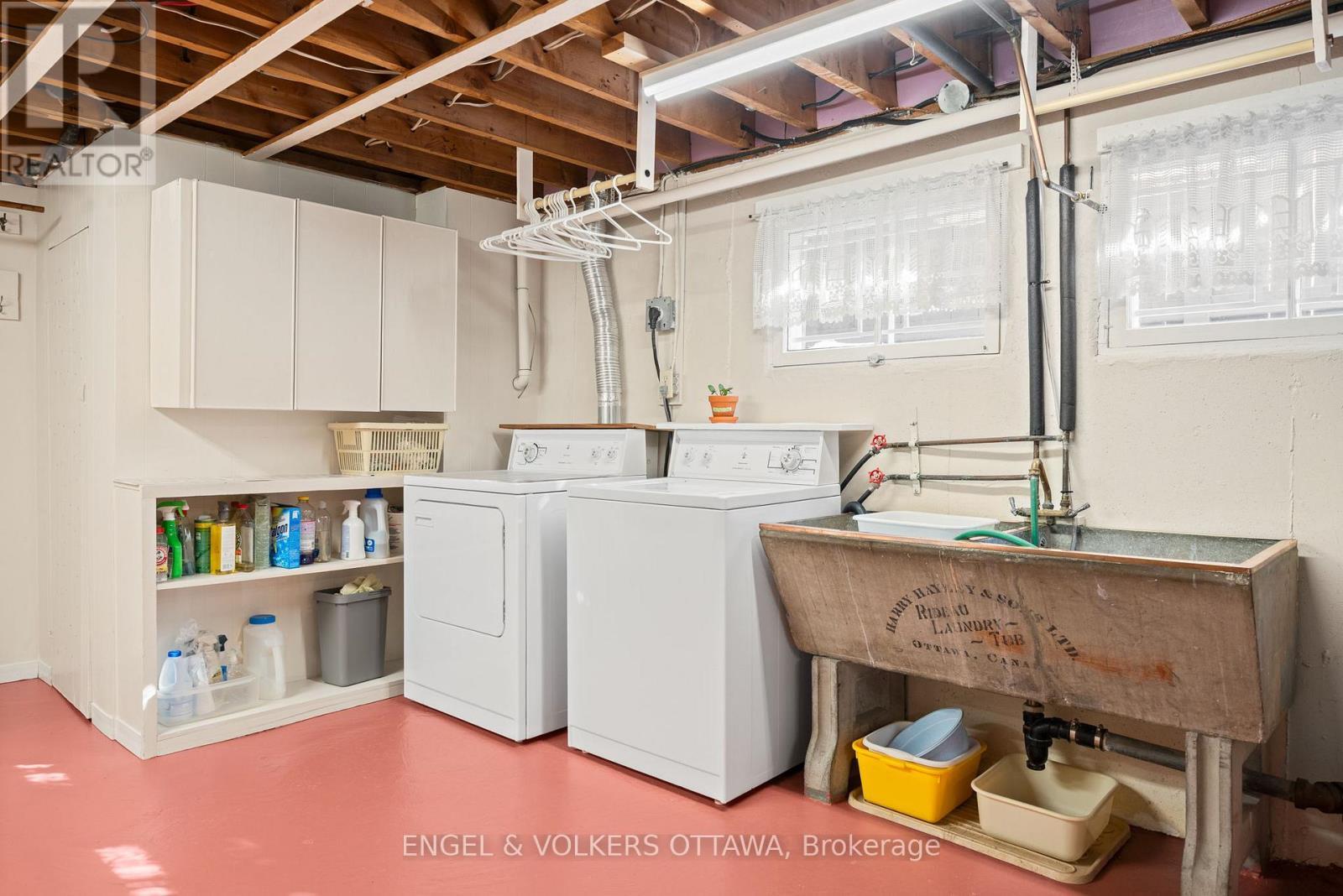 702 Dovercourt Avenue, Ottawa, ON - Indoor Photo Showing Laundry Room