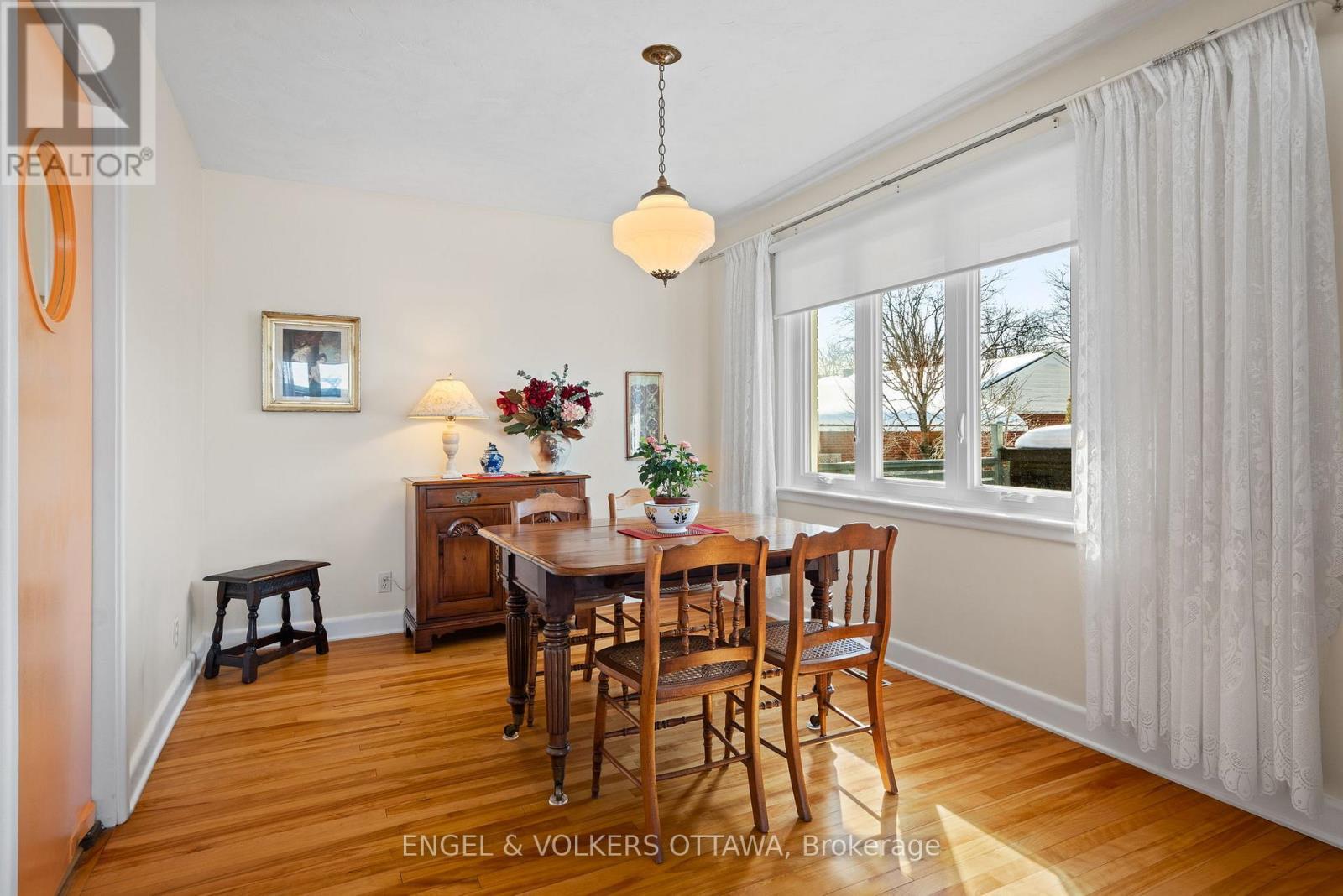 702 Dovercourt Avenue, Ottawa, ON - Indoor Photo Showing Dining Room