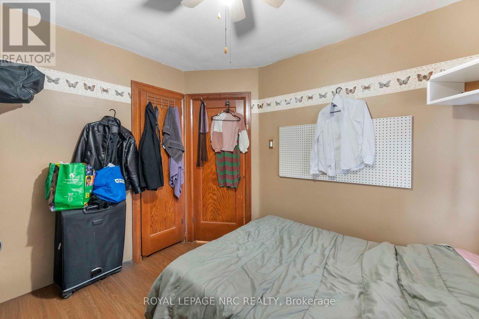32 Ambrose Street, St. Catharines (Ridley), ON - Indoor Photo Showing Bedroom