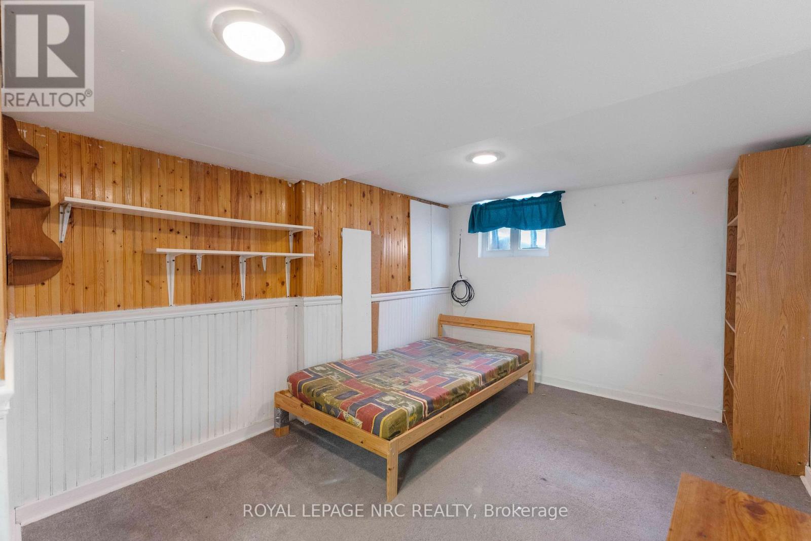 32 Ambrose Street, St. Catharines (Ridley), ON - Indoor Photo Showing Bedroom