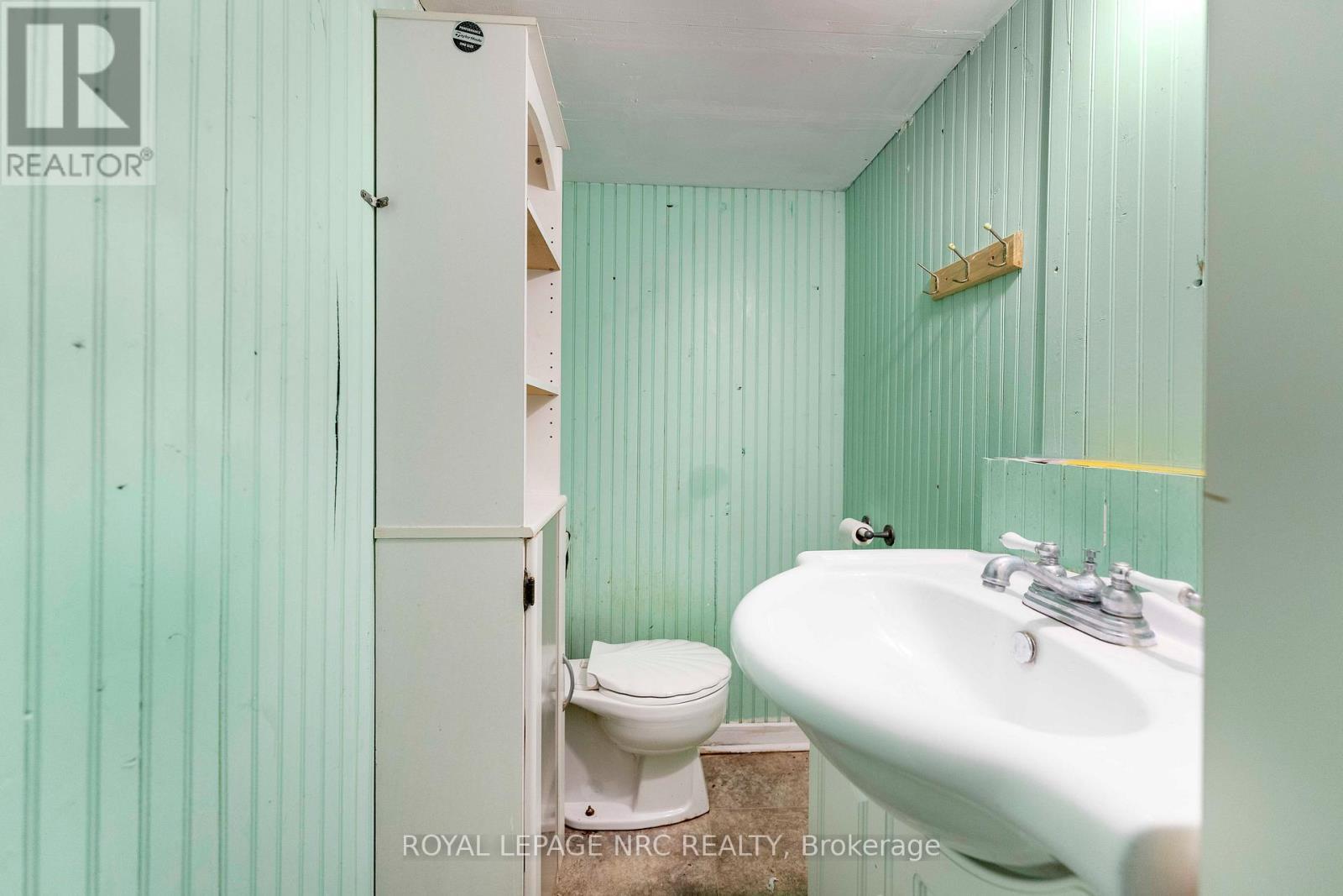 32 Ambrose Street, St. Catharines (Ridley), ON - Indoor Photo Showing Bathroom