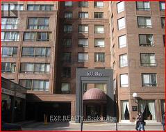 222 - 633 BAY STREET Toronto, ON M5G 2G4