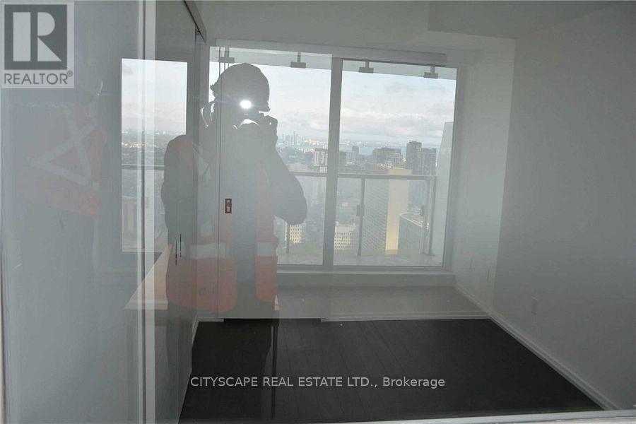 4810 - 197 Yonge Street, Toronto, ON - Indoor Photo Showing Other Room