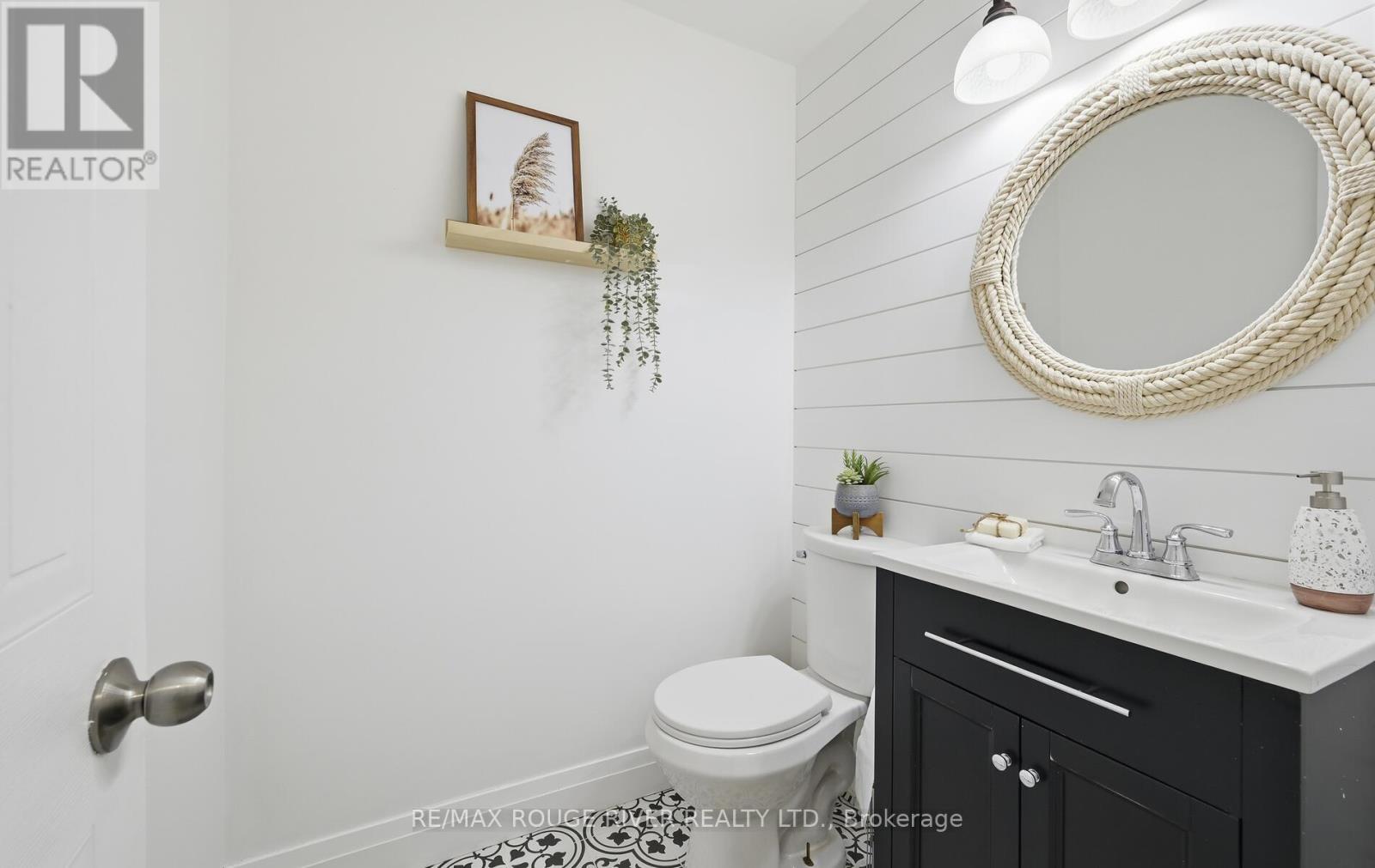 7 Hemans Court, Ajax, ON - Indoor Photo Showing Bathroom