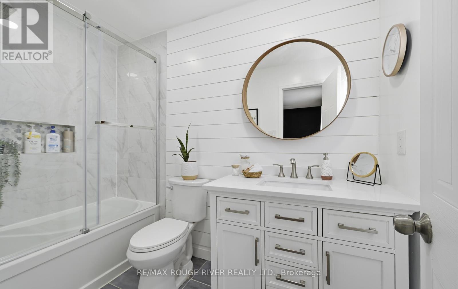 7 Hemans Court, Ajax, ON - Indoor Photo Showing Bathroom