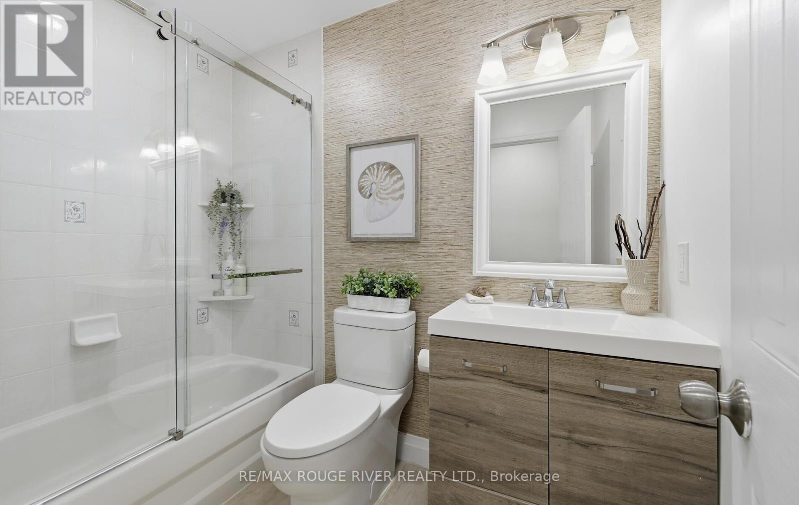 7 Hemans Court, Ajax, ON - Indoor Photo Showing Bathroom