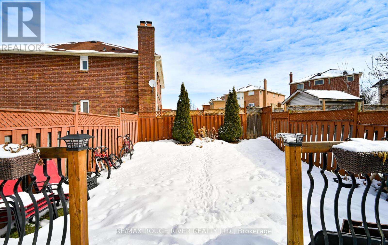 7 Hemans Court, Ajax, ON - Outdoor