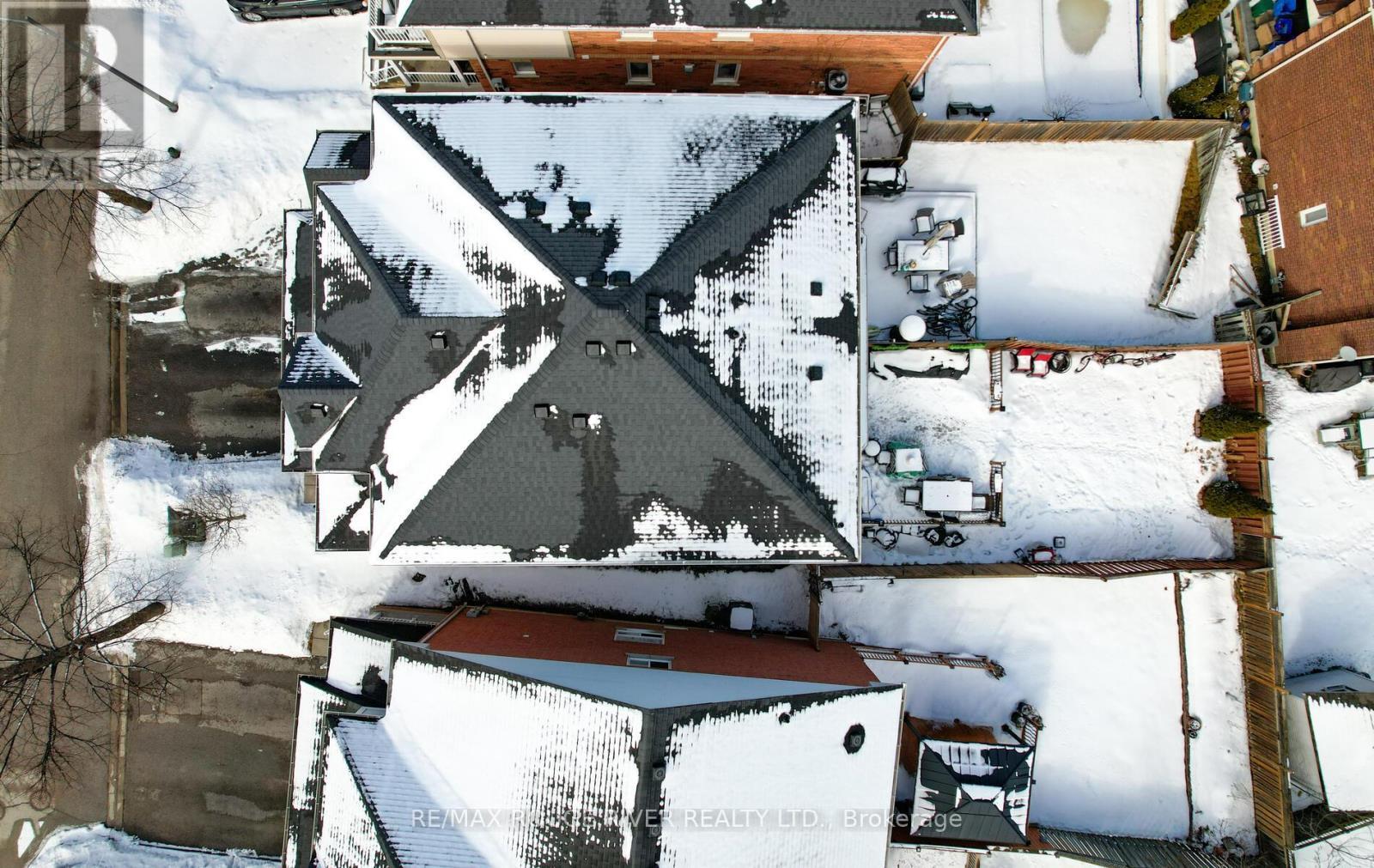 7 Hemans Court, Ajax, ON - Outdoor