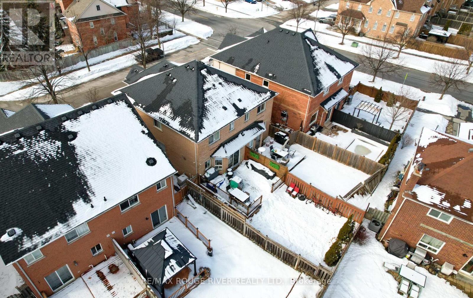 7 Hemans Court, Ajax, ON - Outdoor