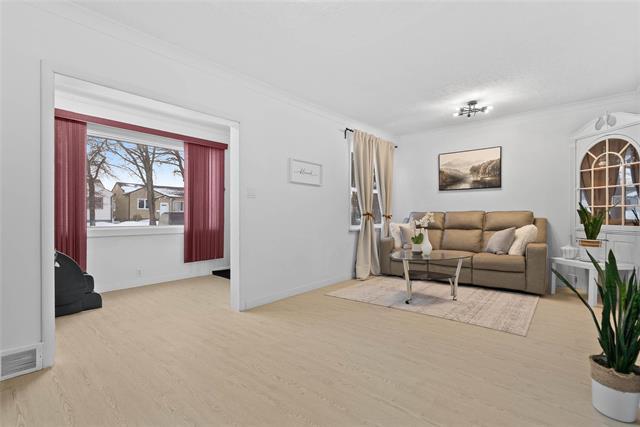 225 Melbourne Ave, Winnipeg, MB