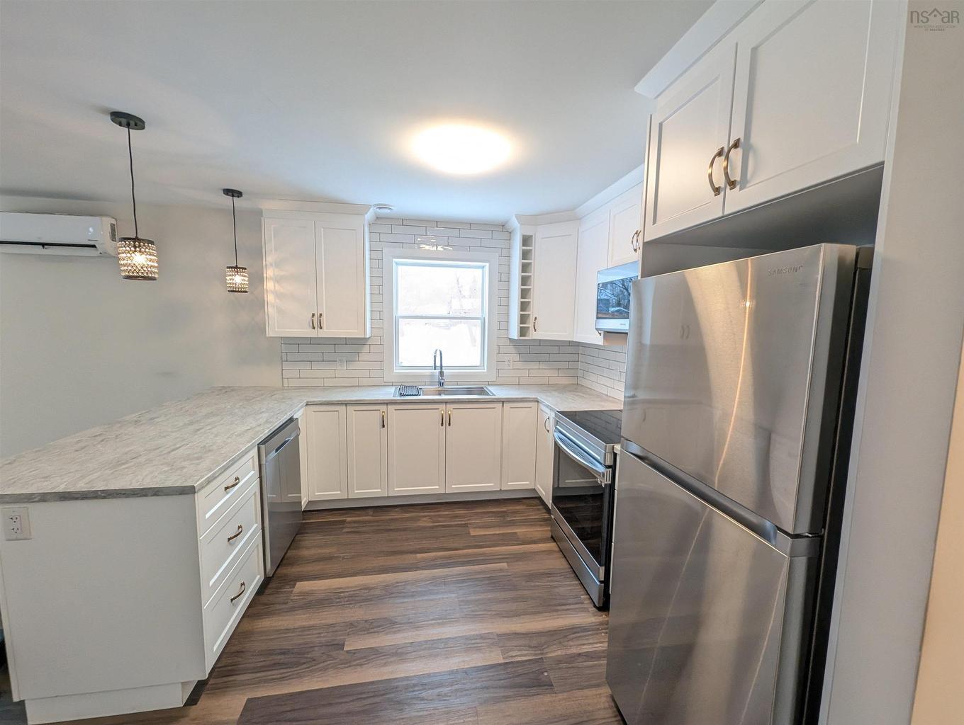 128 & 130 Renfrew Road, Hants, NS