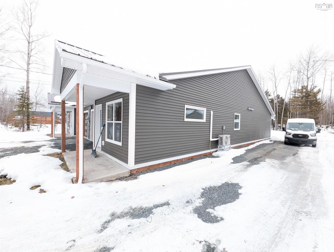 128 & 130 Renfrew Road, Hants, NS