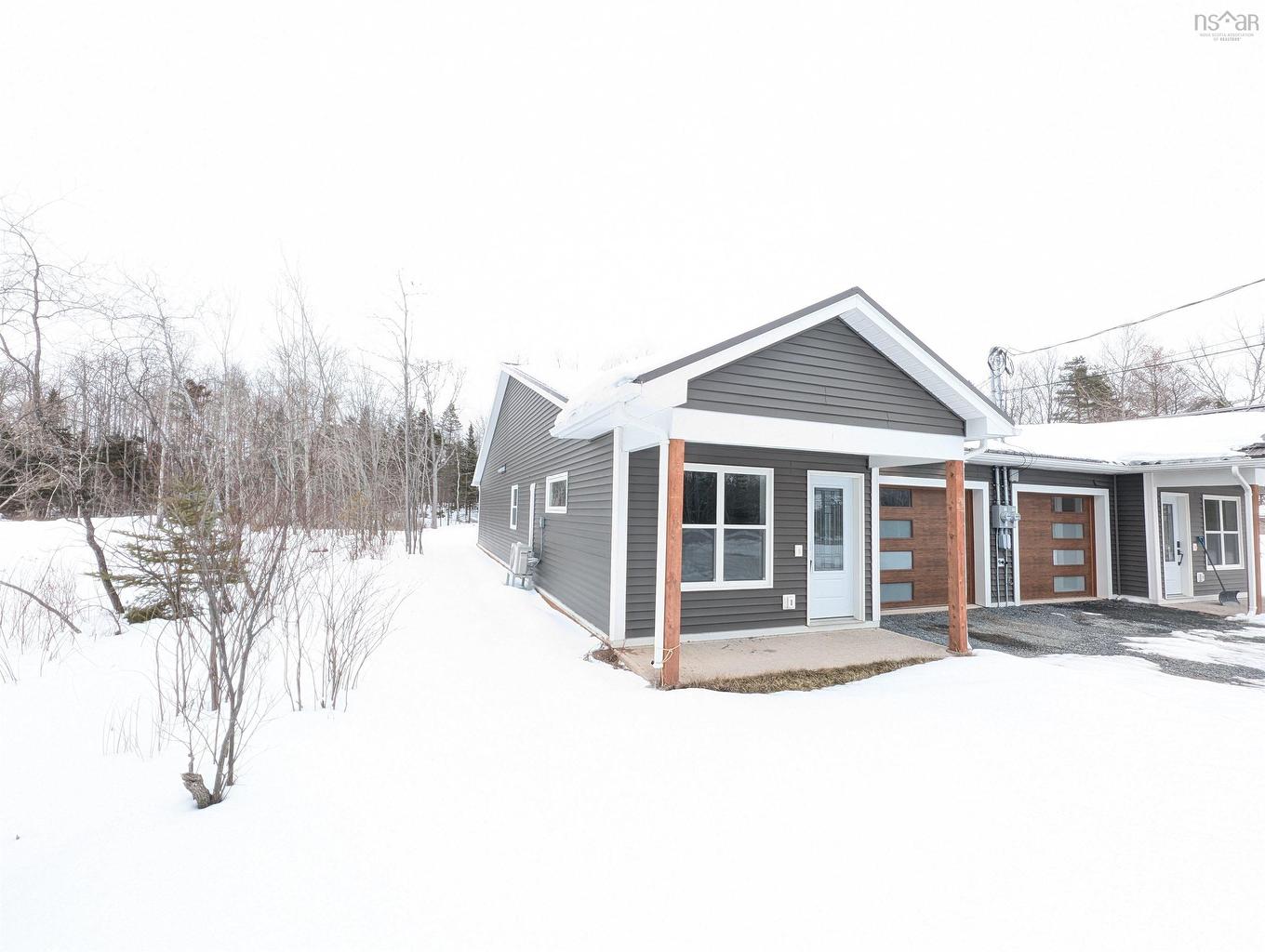 128 & 130 Renfrew Road, Hants, NS