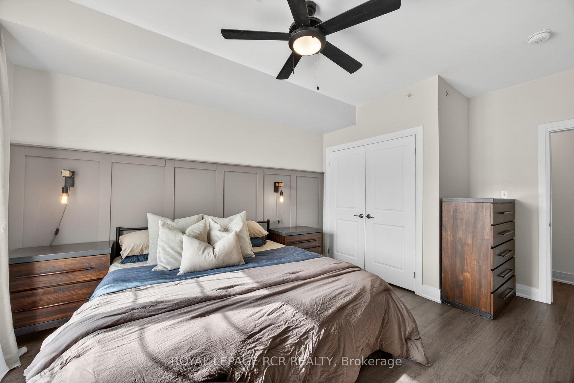 105-5 Greenwich Street, Barrie, ON - Indoor Photo Showing Bedroom