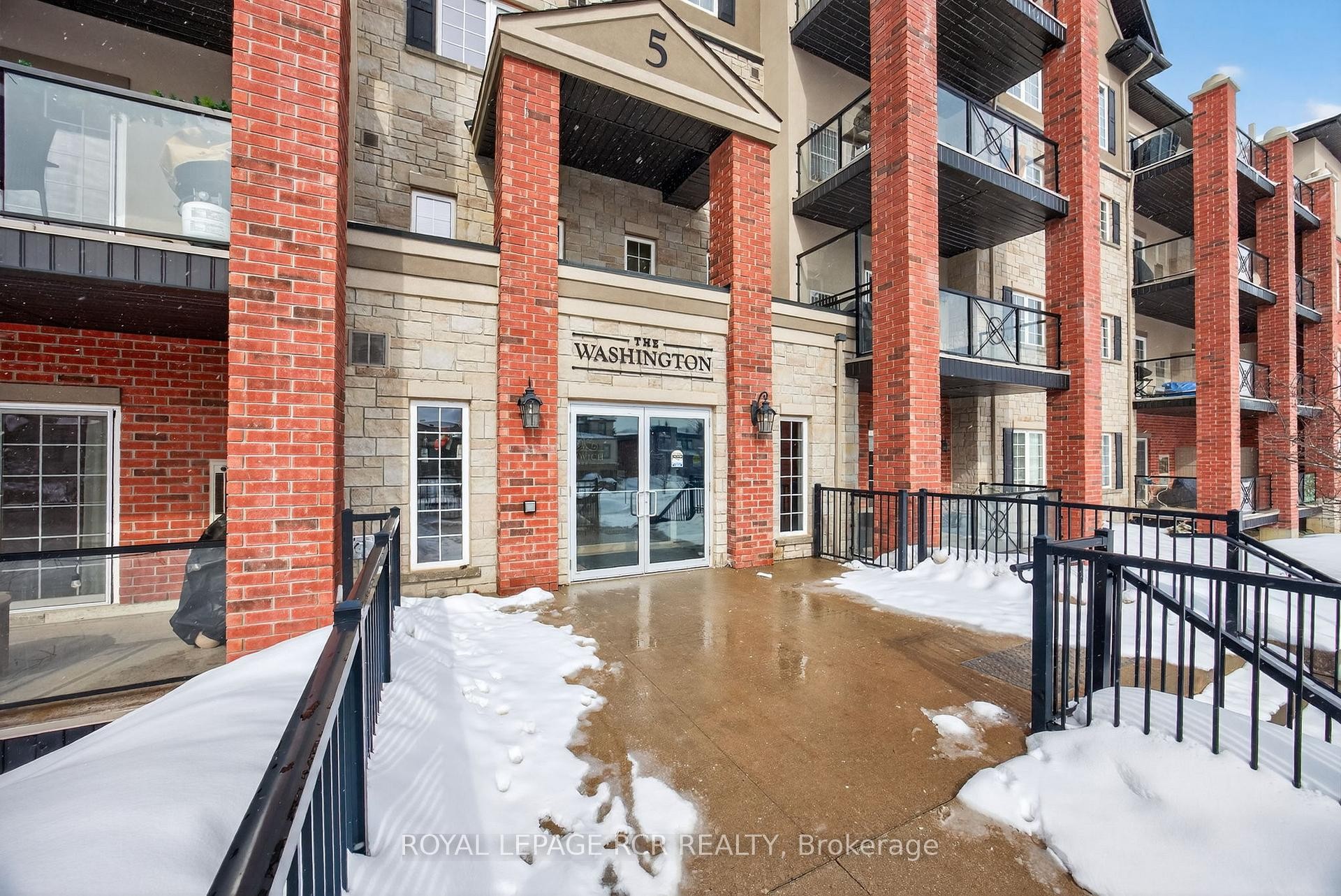 105-5 Greenwich Street, Barrie, ON - Outdoor With Facade
