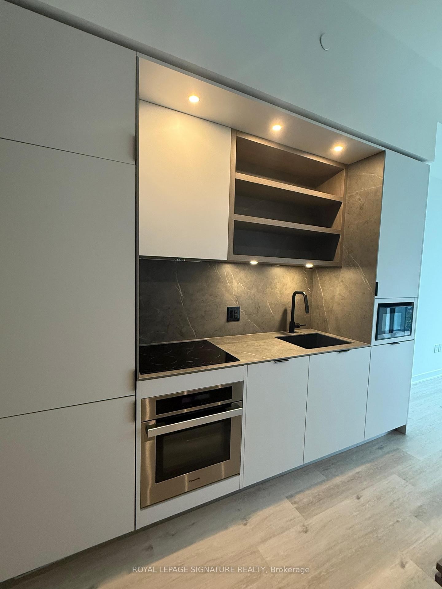 1001-55 Charles Street E, Toronto, ON - Indoor Photo Showing Kitchen