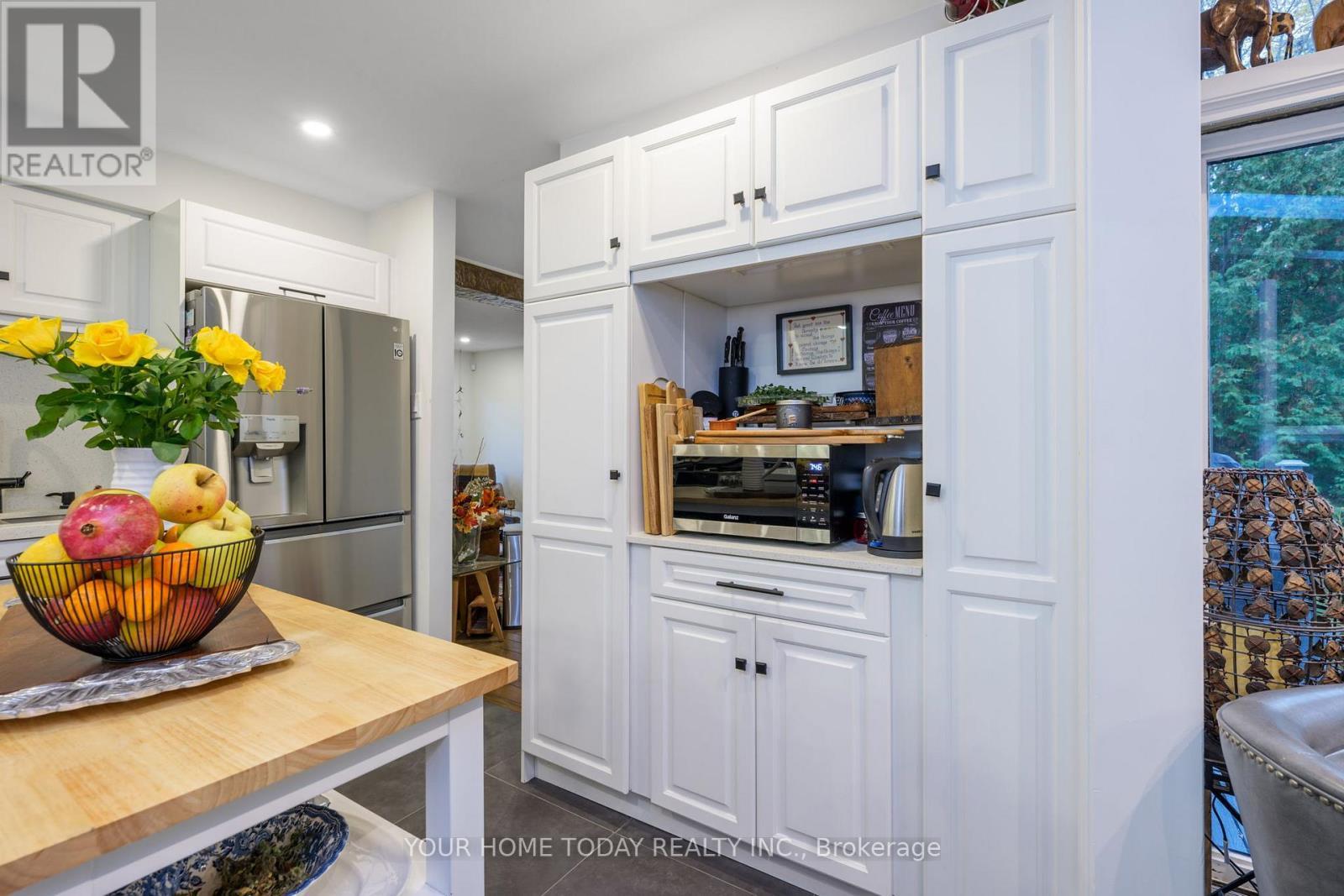 190 Main Street S, Halton Hills, ON - Indoor Photo Showing Other Room