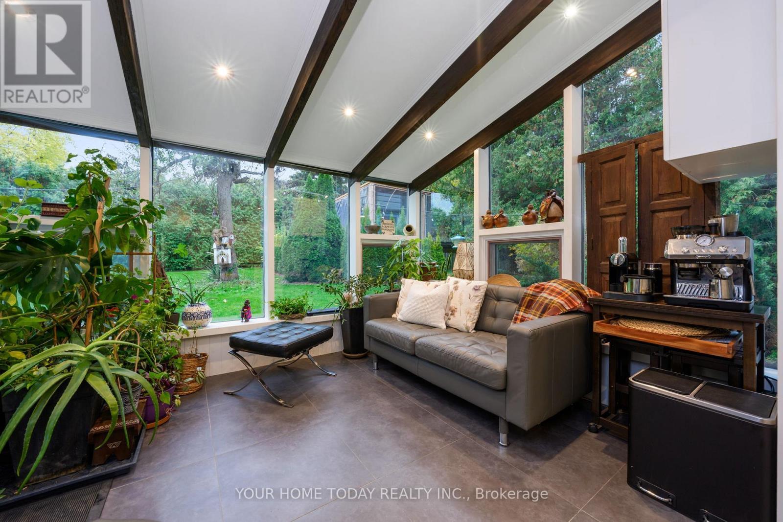 190 Main Street S, Halton Hills, ON - Indoor With Fireplace