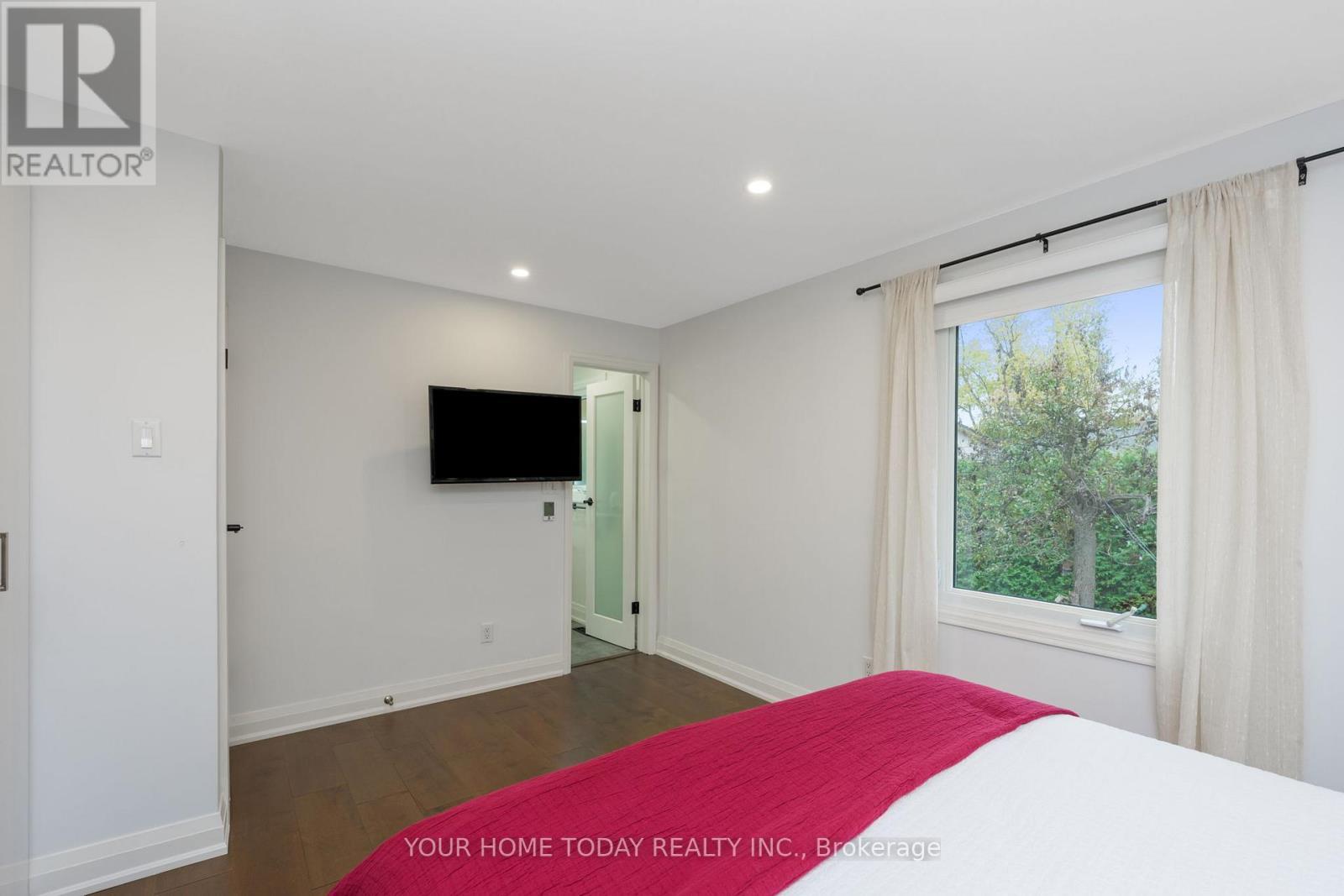 190 Main Street S, Halton Hills, ON - Indoor Photo Showing Bedroom