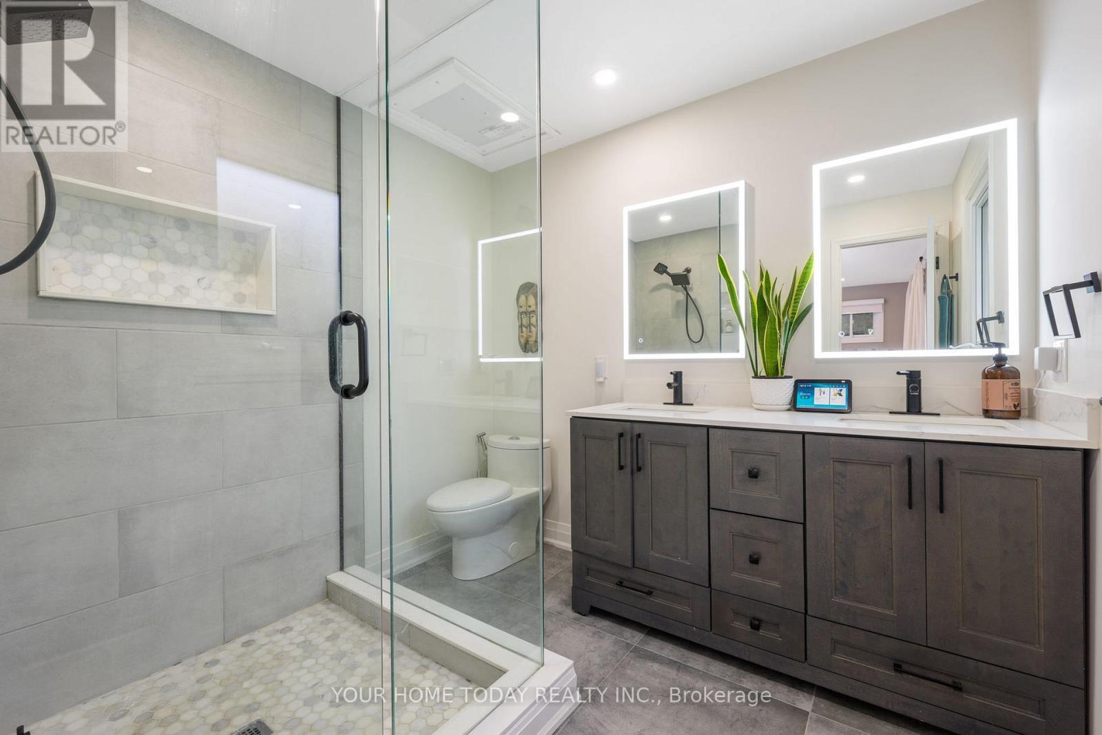 190 Main Street S, Halton Hills, ON - Indoor Photo Showing Bathroom
